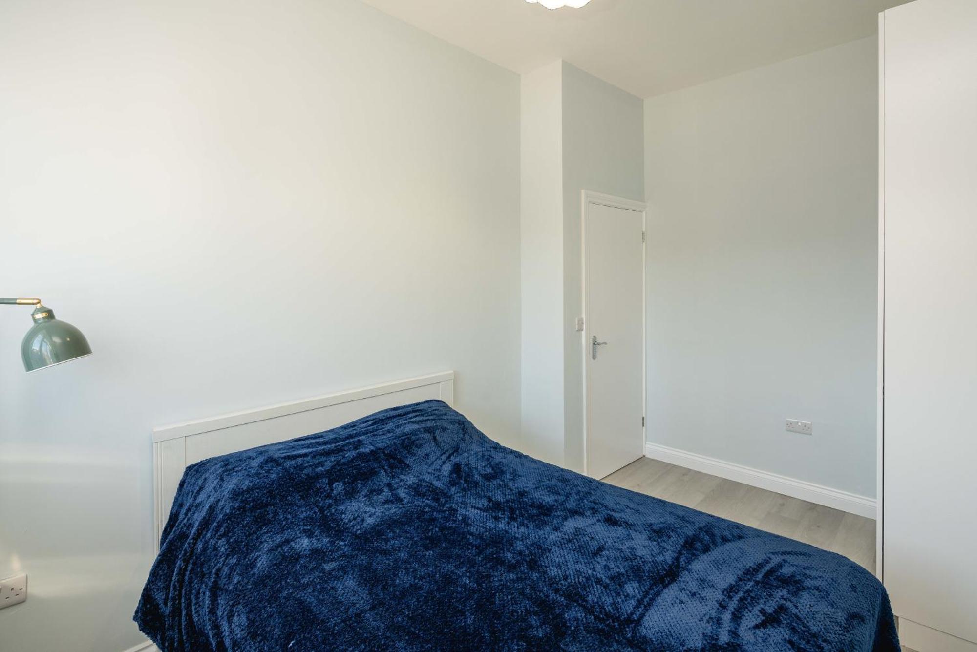 Apartment Free Parking, 2 Bed, Train Station