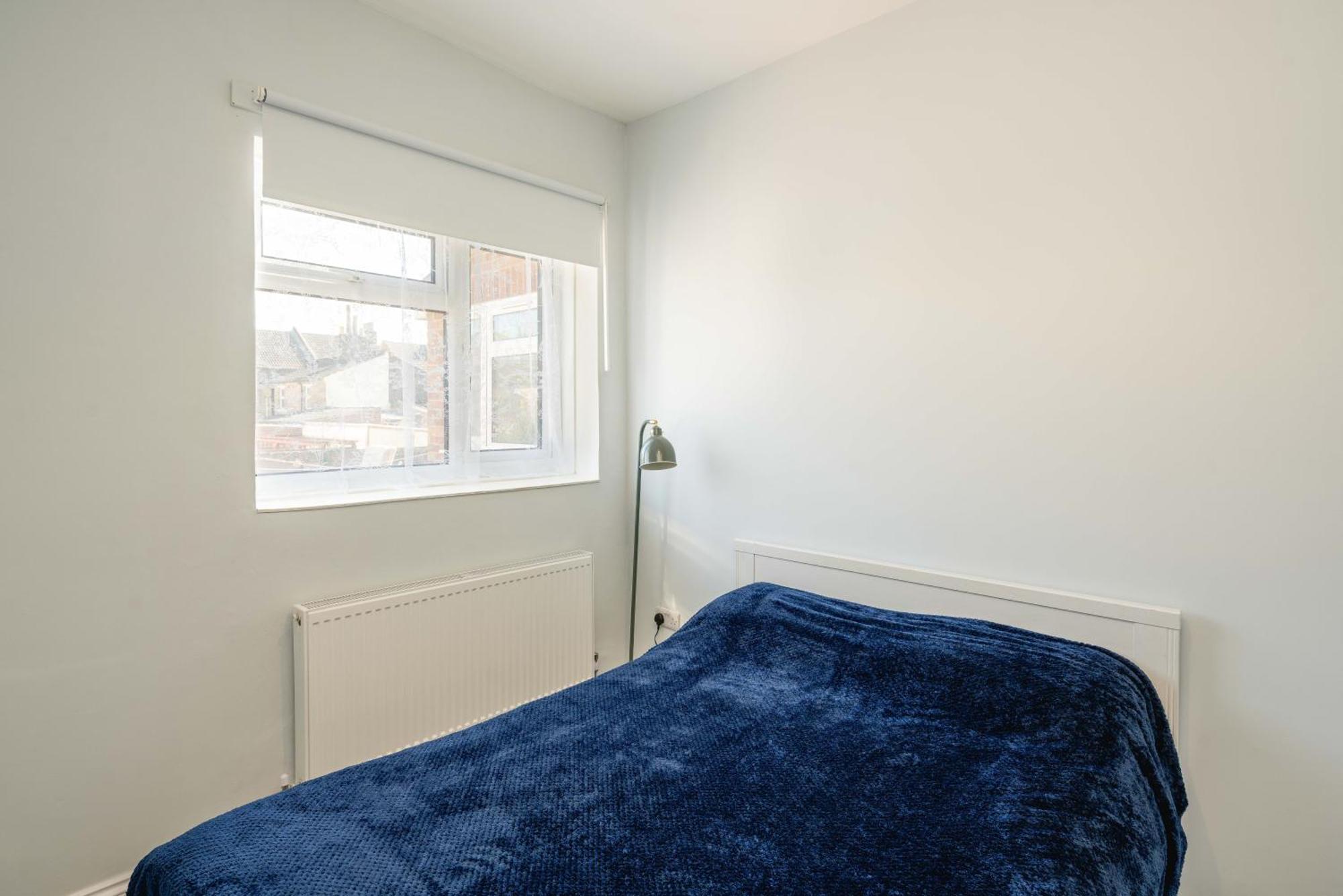 Free Parking, 2 Bed, Train Station *