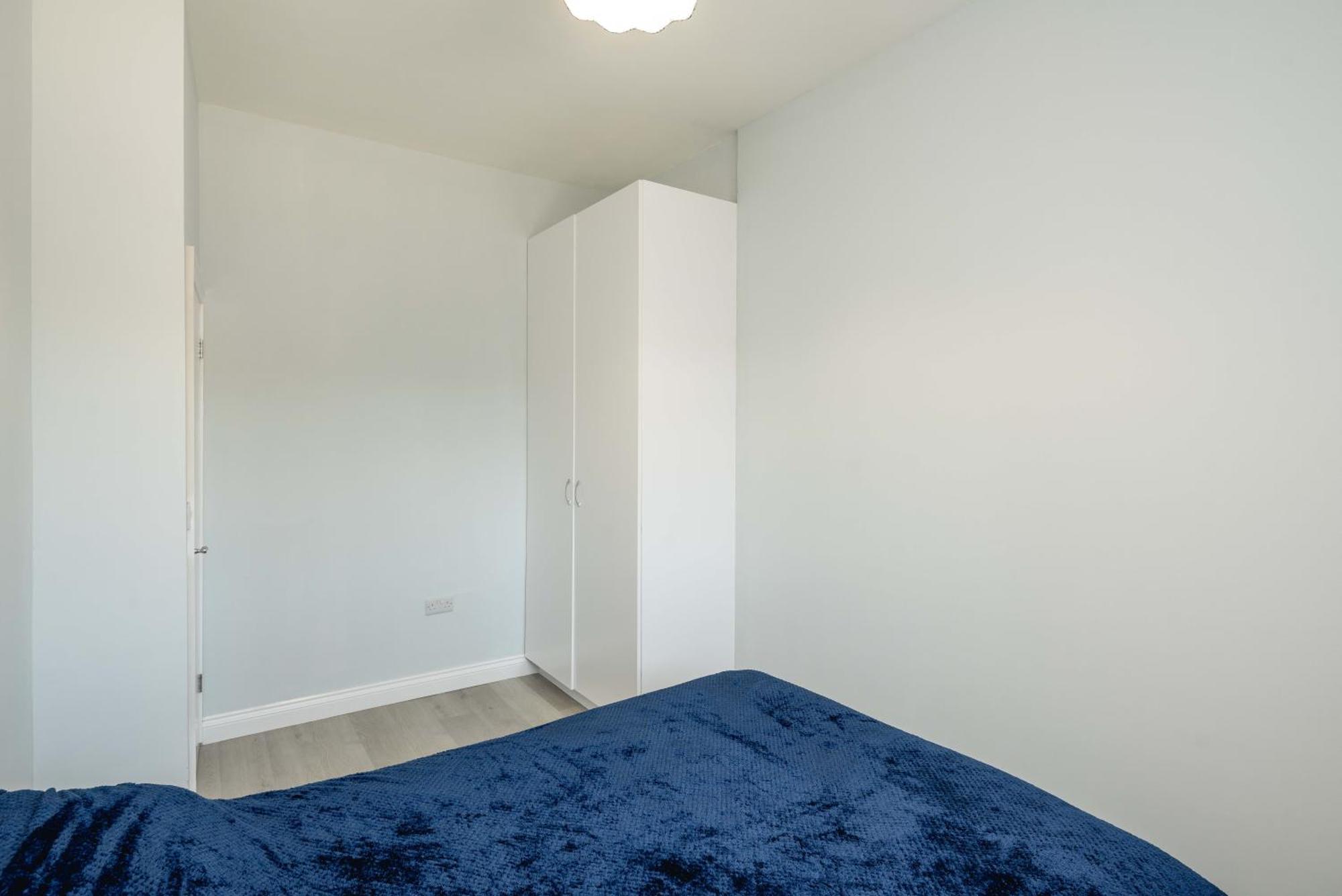 Free Parking, 2 Bed, Train Station * Bedford